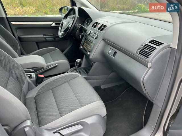 Серый Фольксваген Туран, объемом двигателя 1.4 л и пробегом 198 тыс. км за 8800 $, фото 22 на Automoto.ua