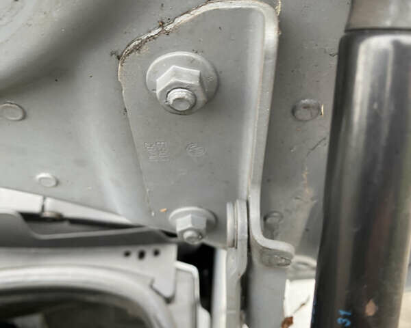 Серый Фольксваген Туран, объемом двигателя 1.39 л и пробегом 168 тыс. км за 9500 $, фото 74 на Automoto.ua