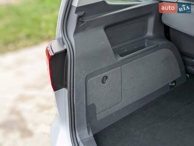 Серый Фольксваген Туран, объемом двигателя 1.4 л и пробегом 274 тыс. км за 7500 $, фото 35 на Automoto.ua