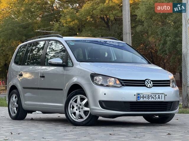 Серый Фольксваген Туран, объемом двигателя 1.4 л и пробегом 167 тыс. км за 9999 $, фото 109 на Automoto.ua