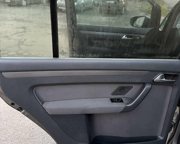 Серый Фольксваген Туран, объемом двигателя 1.4 л и пробегом 286 тыс. км за 8500 $, фото 14 на Automoto.ua