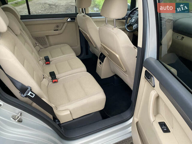 Серый Фольксваген Туран, объемом двигателя 1.39 л и пробегом 168 тыс. км за 9500 $, фото 42 на Automoto.ua