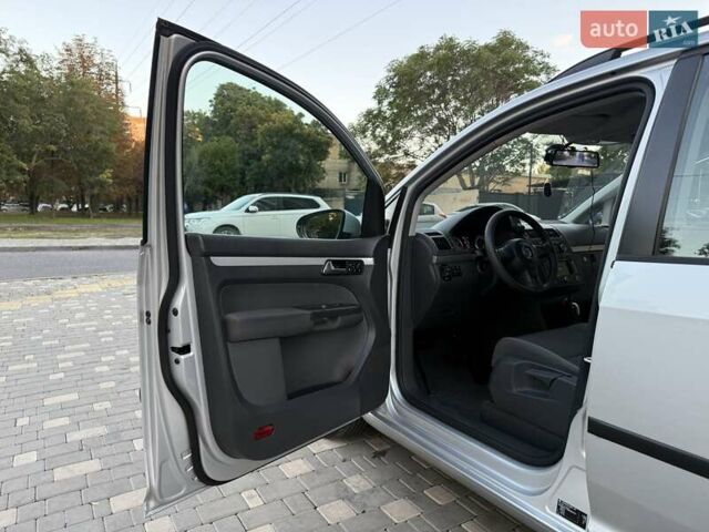 Серый Фольксваген Туран, объемом двигателя 1.4 л и пробегом 167 тыс. км за 9999 $, фото 35 на Automoto.ua