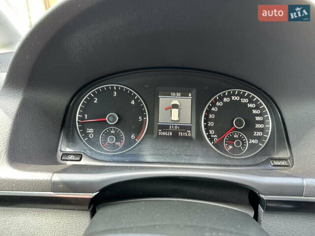 Серый Фольксваген Туран, объемом двигателя 1.97 л и пробегом 320 тыс. км за 12500 $, фото 9 на Automoto.ua