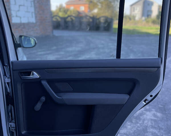 Сірий Фольксваген Туран, об'ємом двигуна 1.4 л та пробігом 173 тис. км за 7300 $, фото 19 на Automoto.ua