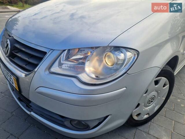 Серый Фольксваген Туран, объемом двигателя 1.4 л и пробегом 196 тыс. км за 6400 $, фото 3 на Automoto.ua