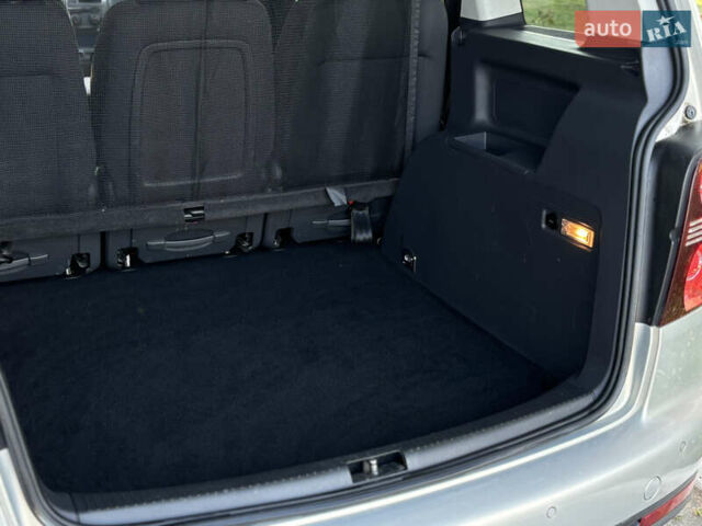 Серый Фольксваген Туран, объемом двигателя 1.4 л и пробегом 242 тыс. км за 6550 $, фото 26 на Automoto.ua