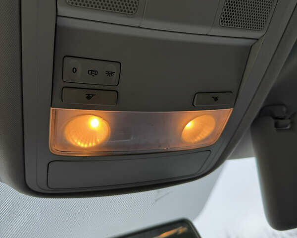 Серый Фольксваген Туран, объемом двигателя 1.39 л и пробегом 118 тыс. км за 9200 $, фото 27 на Automoto.ua