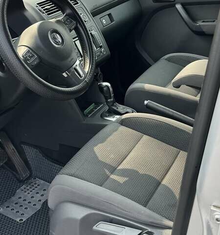 Серый Фольксваген Туран, объемом двигателя 1.6 л и пробегом 237 тыс. км за 10000 $, фото 8 на Automoto.ua