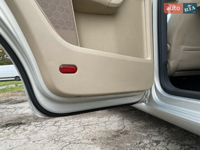 Серый Фольксваген Туран, объемом двигателя 1.39 л и пробегом 168 тыс. км за 9500 $, фото 51 на Automoto.ua