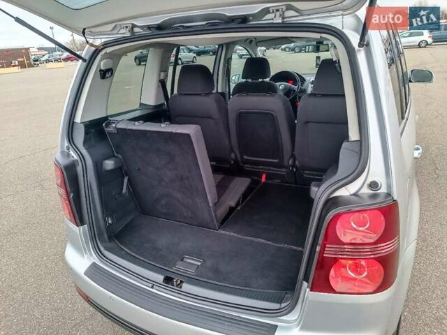 Серый Фольксваген Туран, объемом двигателя 1.4 л и пробегом 195 тыс. км за 7800 $, фото 11 на Automoto.ua