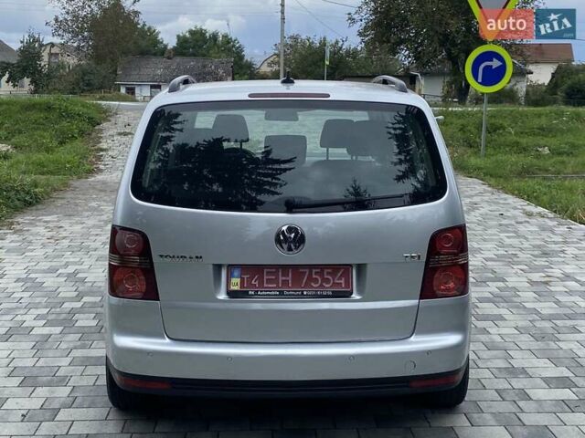 Сірий Фольксваген Туран, об'ємом двигуна 1.4 л та пробігом 175 тис. км за 6800 $, фото 4 на Automoto.ua