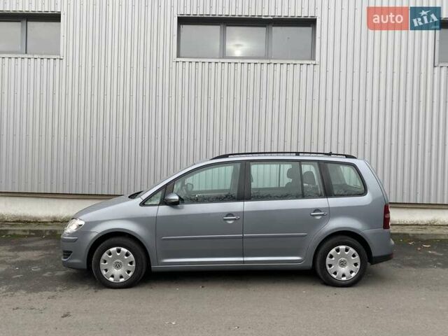 Серый Фольксваген Туран, объемом двигателя 1.4 л и пробегом 220 тыс. км за 7900 $, фото 5 на Automoto.ua