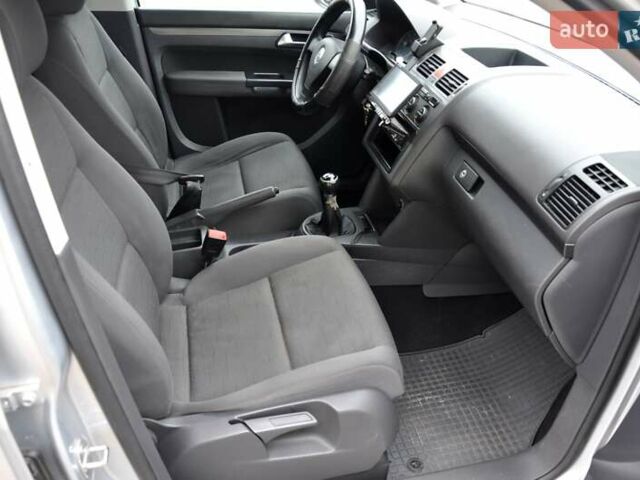 Сірий Фольксваген Туран, об'ємом двигуна 1.9 л та пробігом 172 тис. км за 6999 $, фото 26 на Automoto.ua