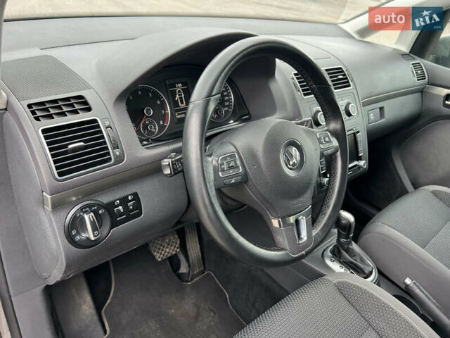 Серый Фольксваген Туран, объемом двигателя 1.4 л и пробегом 198 тыс. км за 8800 $, фото 25 на Automoto.ua