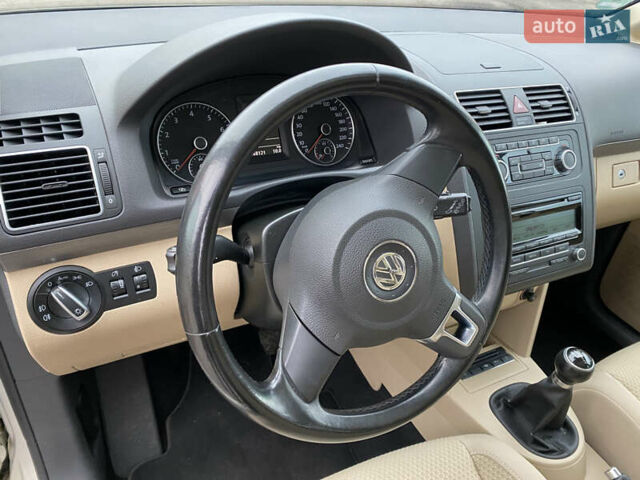 Серый Фольксваген Туран, объемом двигателя 1.39 л и пробегом 168 тыс. км за 9500 $, фото 60 на Automoto.ua