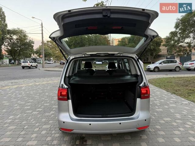 Серый Фольксваген Туран, объемом двигателя 1.4 л и пробегом 167 тыс. км за 9999 $, фото 55 на Automoto.ua