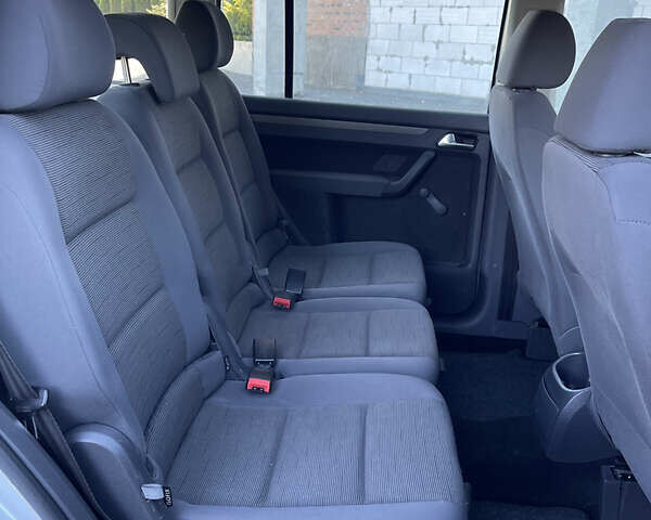 Сірий Фольксваген Туран, об'ємом двигуна 1.4 л та пробігом 173 тис. км за 7300 $, фото 14 на Automoto.ua