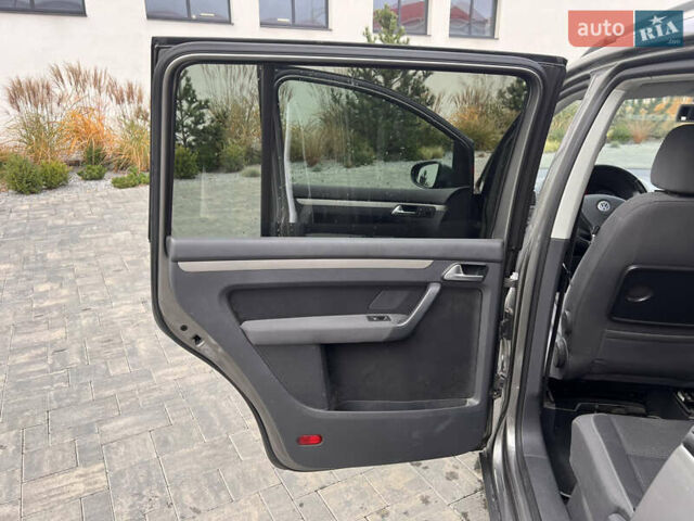 Сірий Фольксваген Туран, об'ємом двигуна 1.4 л та пробігом 135 тис. км за 6900 $, фото 12 на Automoto.ua