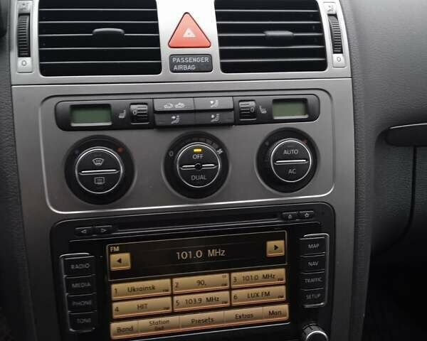 Серый Фольксваген Туран, объемом двигателя 1.9 л и пробегом 316 тыс. км за 8550 $, фото 10 на Automoto.ua