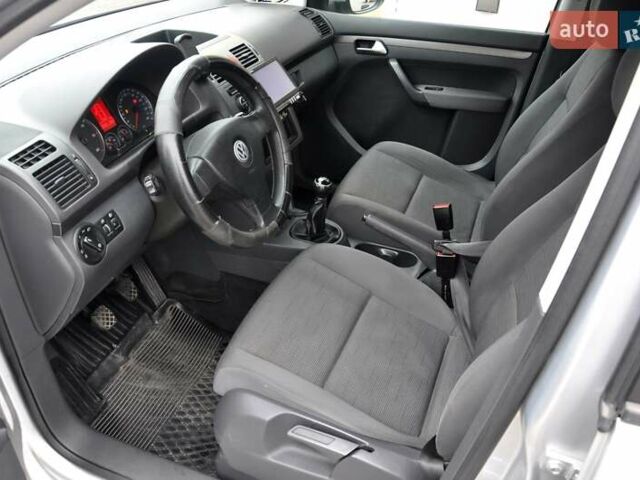 Сірий Фольксваген Туран, об'ємом двигуна 1.9 л та пробігом 172 тис. км за 6999 $, фото 14 на Automoto.ua