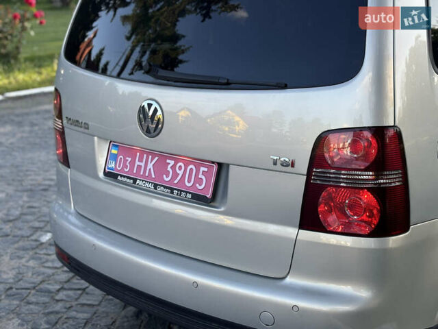 Серый Фольксваген Туран, объемом двигателя 1.4 л и пробегом 242 тыс. км за 6550 $, фото 11 на Automoto.ua