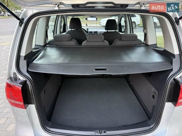 Сірий Фольксваген Туран, об'ємом двигуна 1.4 л та пробігом 167 тис. км за 9999 $, фото 51 на Automoto.ua