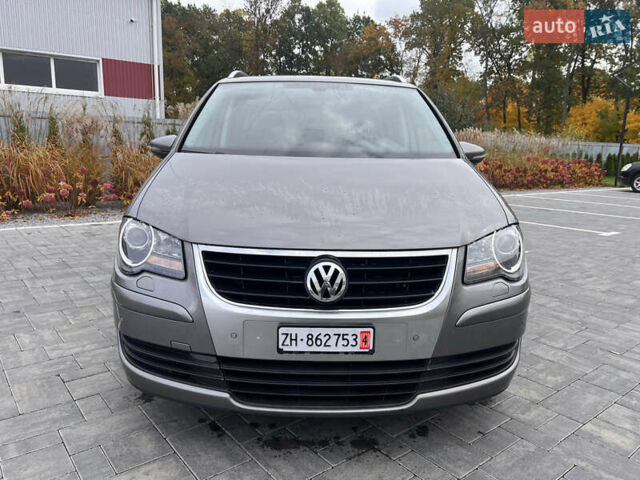 Сірий Фольксваген Туран, об'ємом двигуна 1.4 л та пробігом 135 тис. км за 6900 $, фото 1 на Automoto.ua