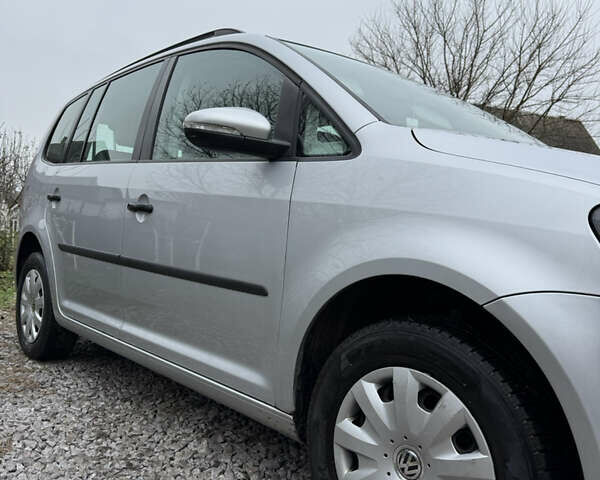 Серый Фольксваген Туран, объемом двигателя 1.39 л и пробегом 118 тыс. км за 9200 $, фото 5 на Automoto.ua