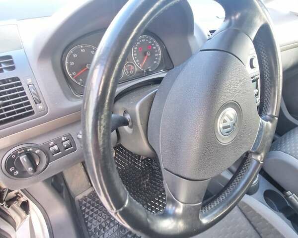 Серый Фольксваген Туран, объемом двигателя 1.4 л и пробегом 196 тыс. км за 6400 $, фото 21 на Automoto.ua