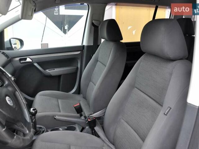 Сірий Фольксваген Туран, об'ємом двигуна 1.9 л та пробігом 172 тис. км за 6999 $, фото 16 на Automoto.ua