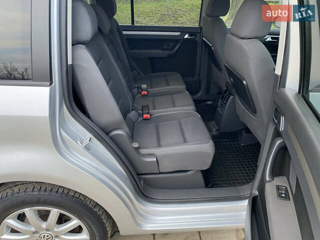 Серый Фольксваген Туран, объемом двигателя 1.4 л и пробегом 258 тыс. км за 6700 $, фото 17 на Automoto.ua