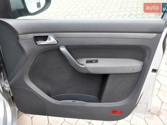 Сірий Фольксваген Туран, об'ємом двигуна 1.9 л та пробігом 172 тис. км за 6999 $, фото 25 на Automoto.ua