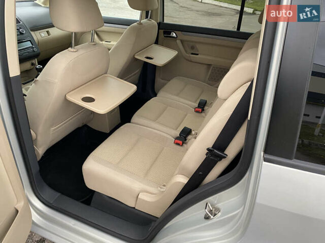 Серый Фольксваген Туран, объемом двигателя 1.39 л и пробегом 168 тыс. км за 9500 $, фото 48 на Automoto.ua