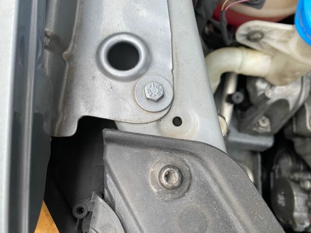 Серый Фольксваген Туран, объемом двигателя 1.4 л и пробегом 221 тыс. км за 7900 $, фото 19 на Automoto.ua