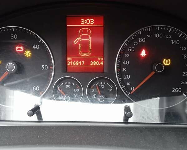 Серый Фольксваген Туран, объемом двигателя 1.9 л и пробегом 316 тыс. км за 8550 $, фото 9 на Automoto.ua