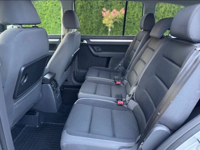 Сірий Фольксваген Туран, об'ємом двигуна 2 л та пробігом 226 тис. км за 4800 $, фото 16 на Automoto.ua