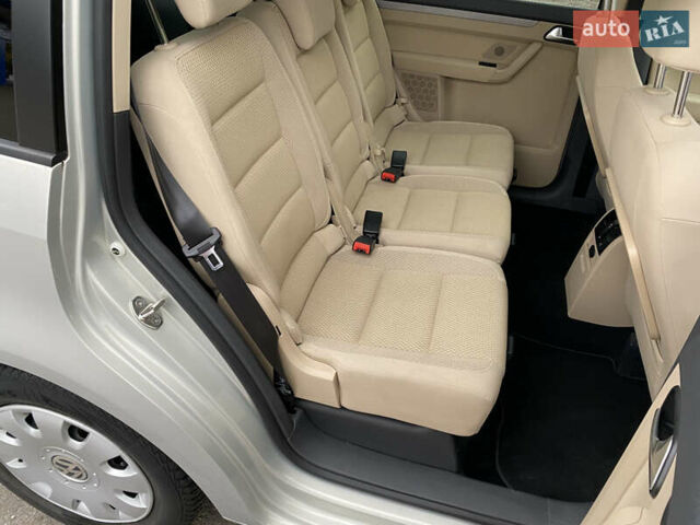 Серый Фольксваген Туран, объемом двигателя 1.39 л и пробегом 168 тыс. км за 9500 $, фото 43 на Automoto.ua