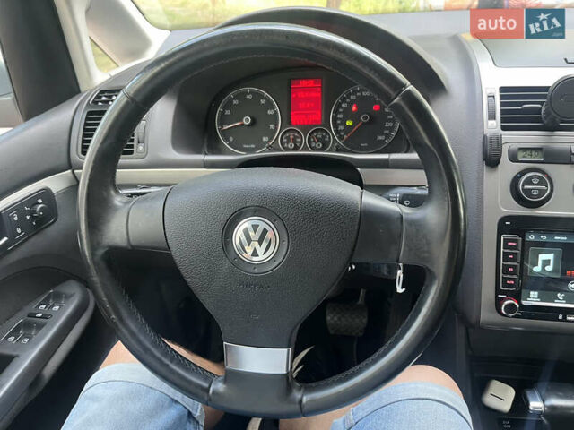 Серый Фольксваген Туран, объемом двигателя 1.4 л и пробегом 179 тыс. км за 8500 $, фото 25 на Automoto.ua