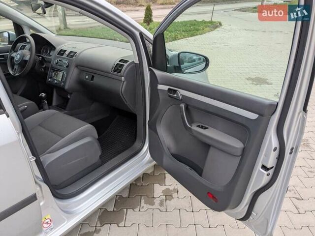 Серый Фольксваген Туран, объемом двигателя 1.4 л и пробегом 274 тыс. км за 7500 $, фото 31 на Automoto.ua