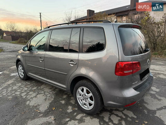 Серый Фольксваген Туран, объемом двигателя 1.4 л и пробегом 286 тыс. км за 8500 $, фото 3 на Automoto.ua