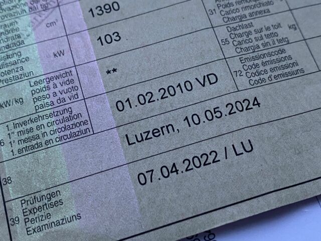 Серый Фольксваген Туран, объемом двигателя 1.4 л и пробегом 221 тыс. км за 7900 $, фото 2 на Automoto.ua