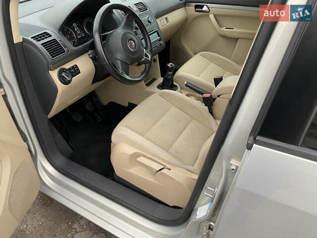 Серый Фольксваген Туран, объемом двигателя 1.39 л и пробегом 168 тыс. км за 9500 $, фото 56 на Automoto.ua