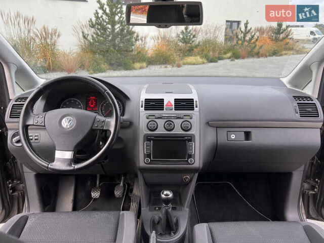 Сірий Фольксваген Туран, об'ємом двигуна 1.4 л та пробігом 135 тис. км за 6900 $, фото 15 на Automoto.ua