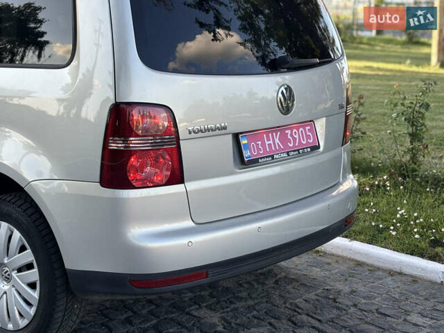 Серый Фольксваген Туран, объемом двигателя 1.4 л и пробегом 242 тыс. км за 6550 $, фото 9 на Automoto.ua