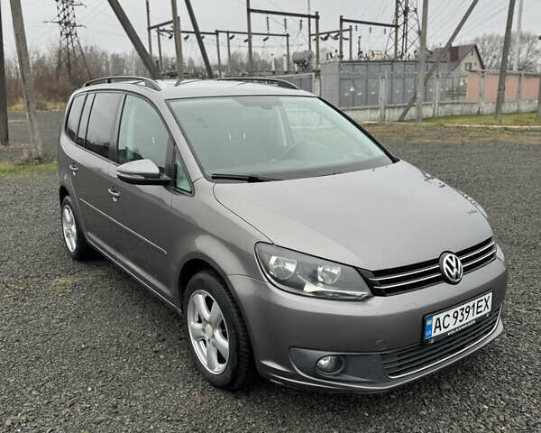 Серый Фольксваген Туран, объемом двигателя 1.6 л и пробегом 315 тыс. км за 9199 $, фото 2 на Automoto.ua