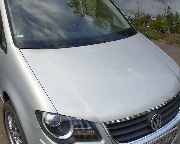 Серый Фольксваген Туран, объемом двигателя 1.97 л и пробегом 185 тыс. км за 9200 $, фото 3 на Automoto.ua