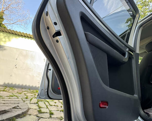 Сірий Фольксваген Туран, об'ємом двигуна 1.4 л та пробігом 238 тис. км за 7200 $, фото 4 на Automoto.ua