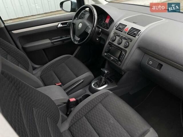 Серый Фольксваген Туран, объемом двигателя 1.4 л и пробегом 220 тыс. км за 7900 $, фото 3 на Automoto.ua