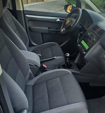 Серый Фольксваген Туран, объемом двигателя 1.6 л и пробегом 284 тыс. км за 9600 $, фото 15 на Automoto.ua